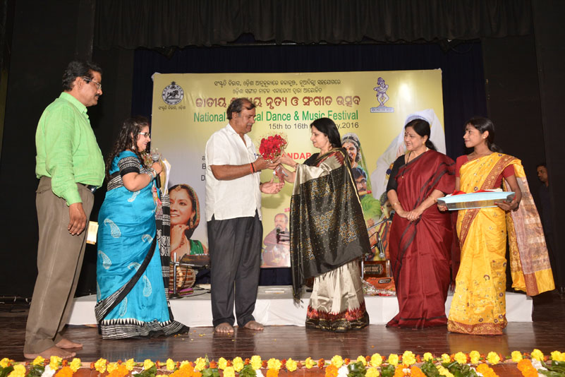 Mrs.Guru Nalini Malhotra Jain with minister of culture, Odisha